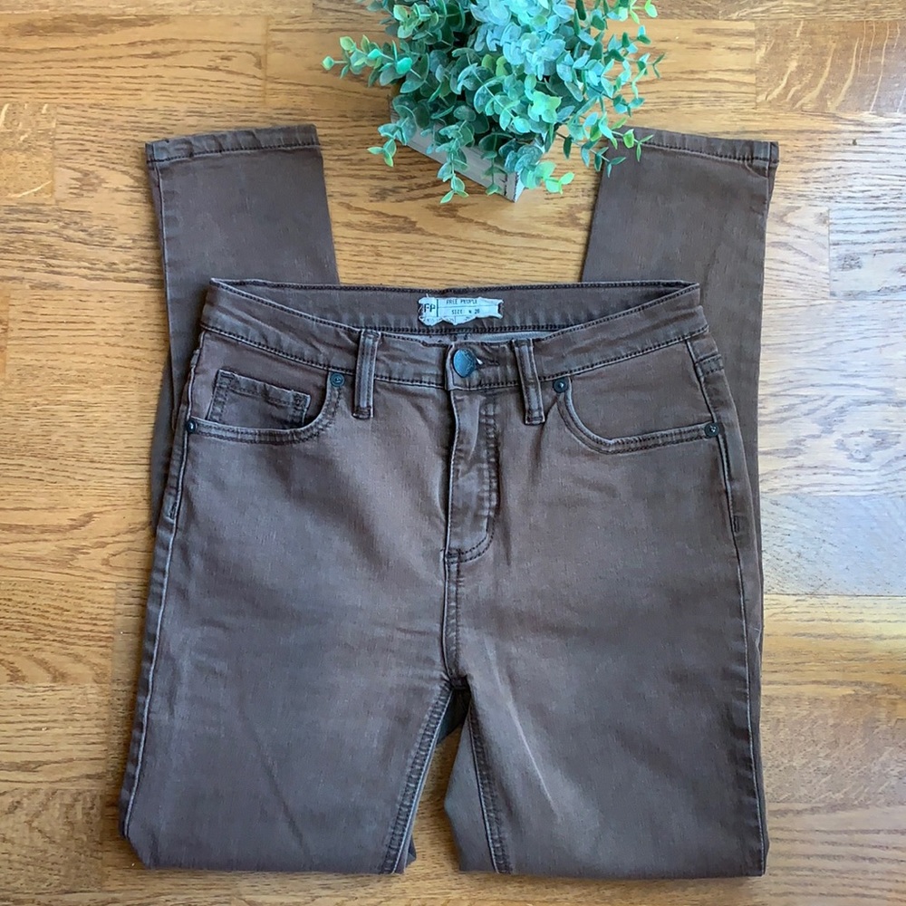 FREE PEOPLE chocolate brown skinny jeans (26) ✨